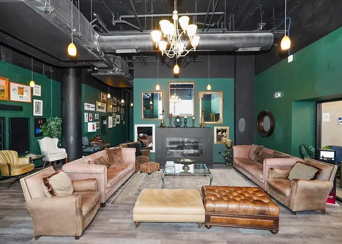 Family-friendly 3br Near Mccormick Place, Soldier Field & Shedd Aquarium, A Prime South Loop Spot Apartment *